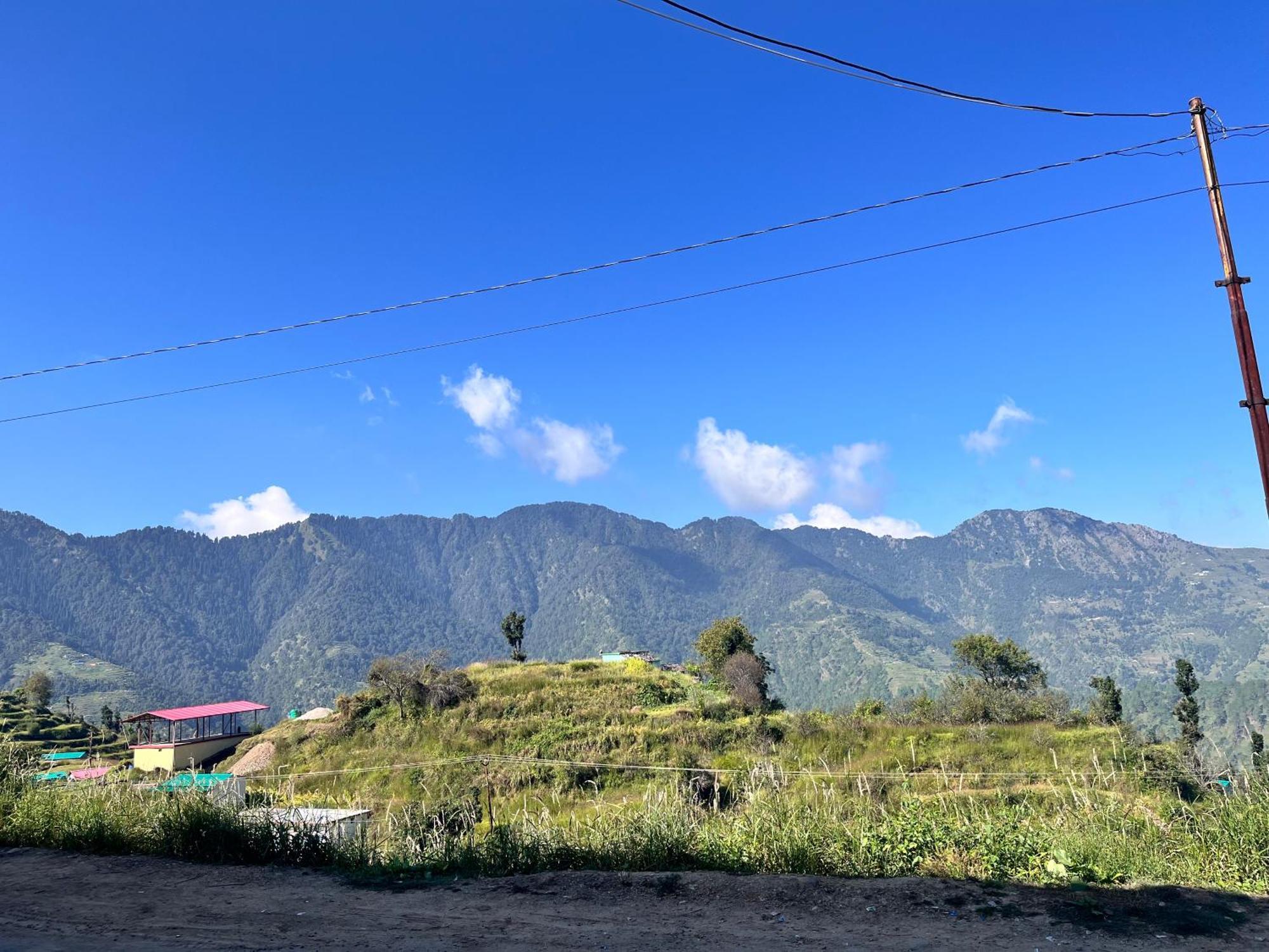 Himalayan Hill Top Resort Канатал Екстериор снимка