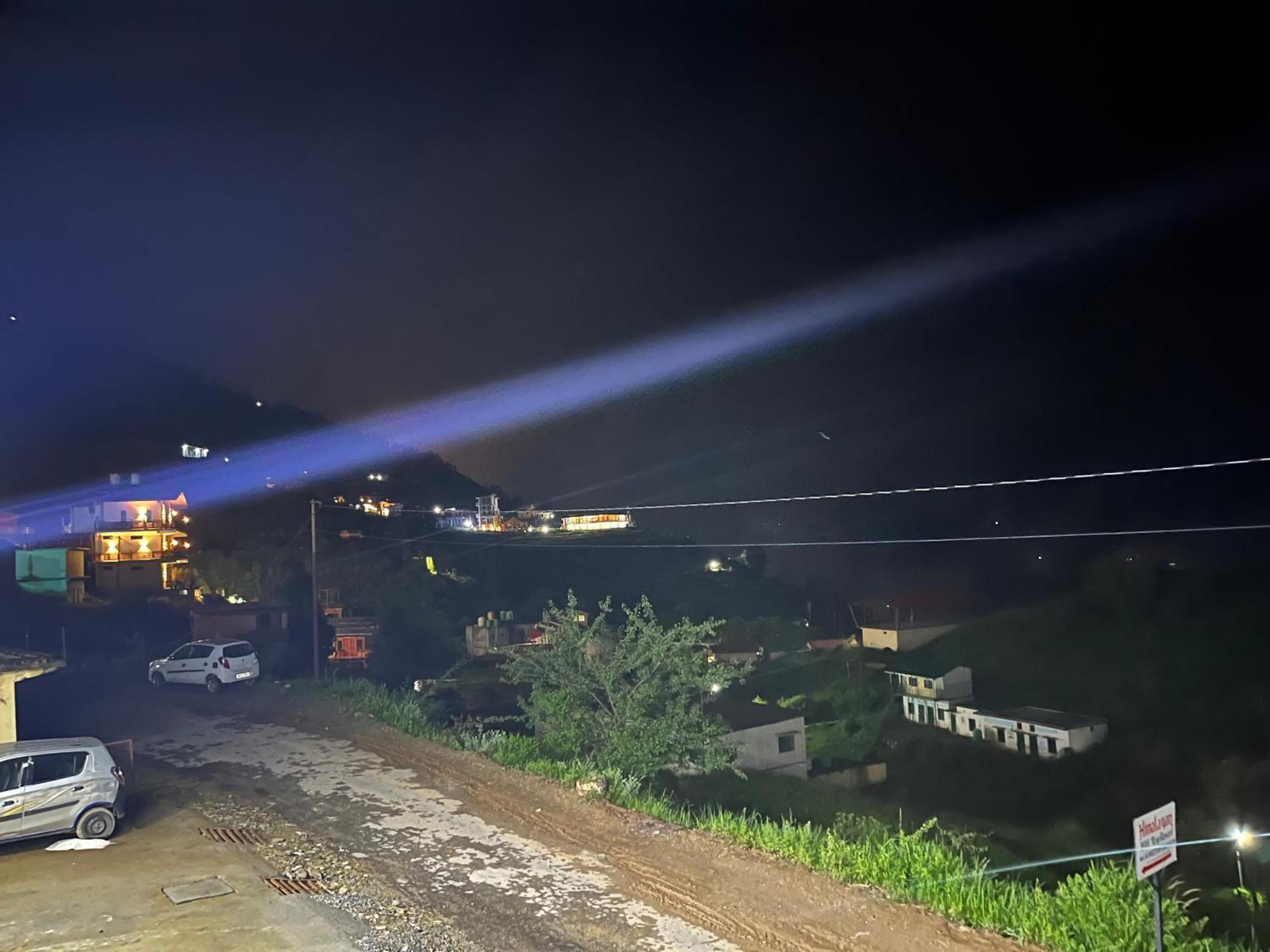 Himalayan Hill Top Resort Канатал Екстериор снимка
